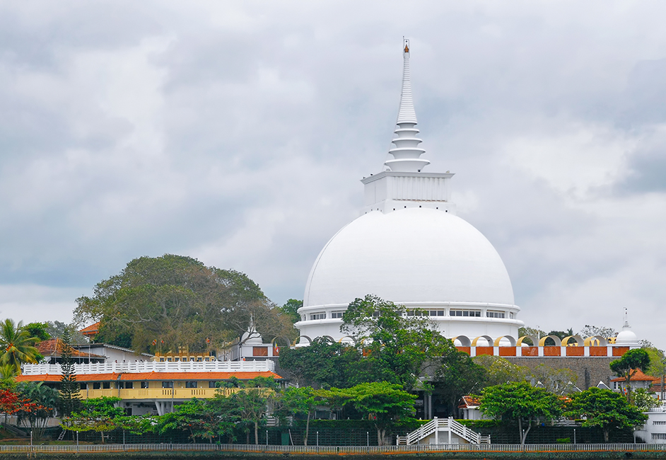 Kalutara Temple & Coastal Cultural Visit